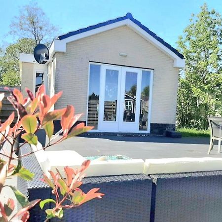 Dirkshorn Huisje Britt Met Grote Tuin En Veel Privacy מראה חיצוני תמונה