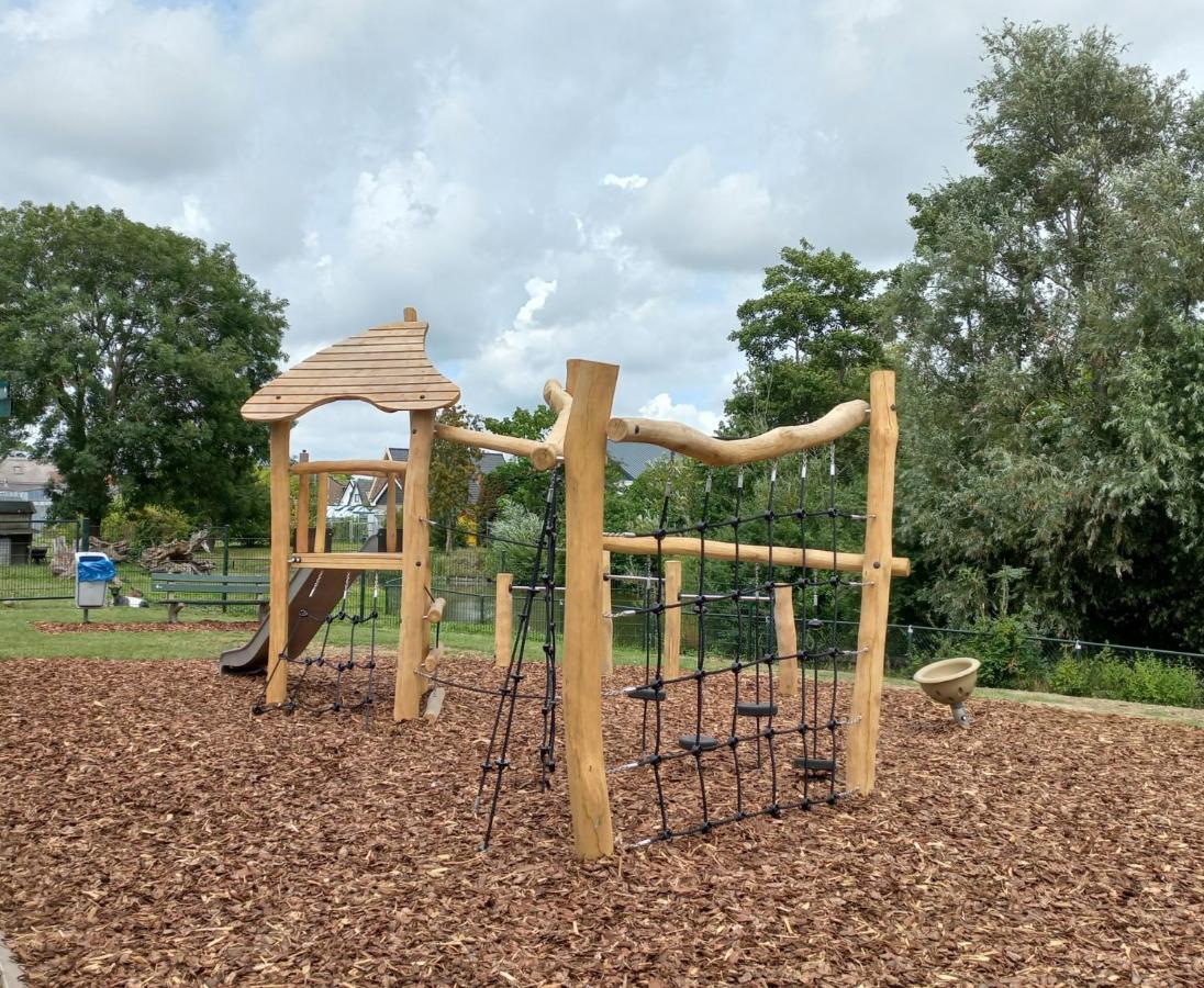 Dirkshorn Huisje Britt Met Grote Tuin En Veel Privacy מראה חיצוני תמונה