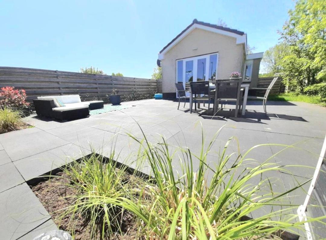 Dirkshorn Huisje Britt Met Grote Tuin En Veel Privacy מראה חיצוני תמונה