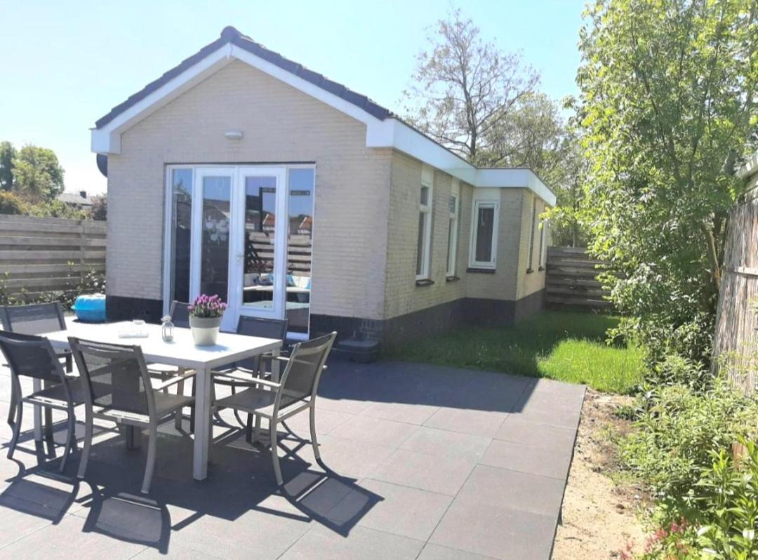 Dirkshorn Huisje Britt Met Grote Tuin En Veel Privacy מראה חיצוני תמונה